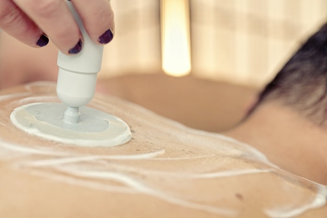 File:Physiotherapy-hyperthermia-tecartheraphy-de55a8.jpg